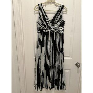 Chicos Maxi Dress Size 1 (Medium) Graphic Chiffon Sleeveless Black White NWT